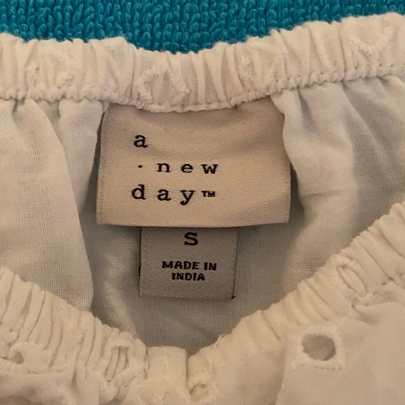 a new day White Eyelet Puff-Sleeve Peplum Top - Picture 2 of 3